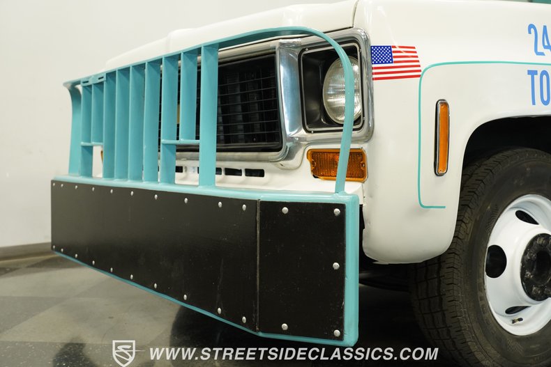 Chevrolet-C30-1973-White-Black-3