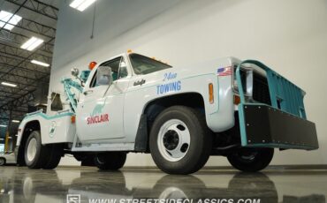 Chevrolet-C30-1973-White-Black-33