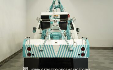 Chevrolet-C30-1973-White-Black-36