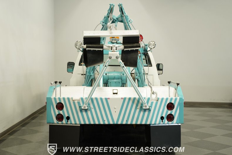 Chevrolet-C30-1973-White-Black-36