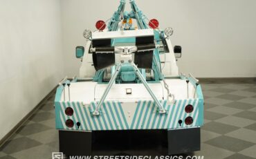 Chevrolet-C30-1973-White-Black-37