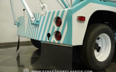 Chevrolet-C30-1973-White-Black-38