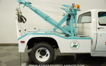 Chevrolet-C30-1973-White-Black-39