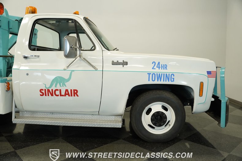 Chevrolet-C30-1973-White-Black-40