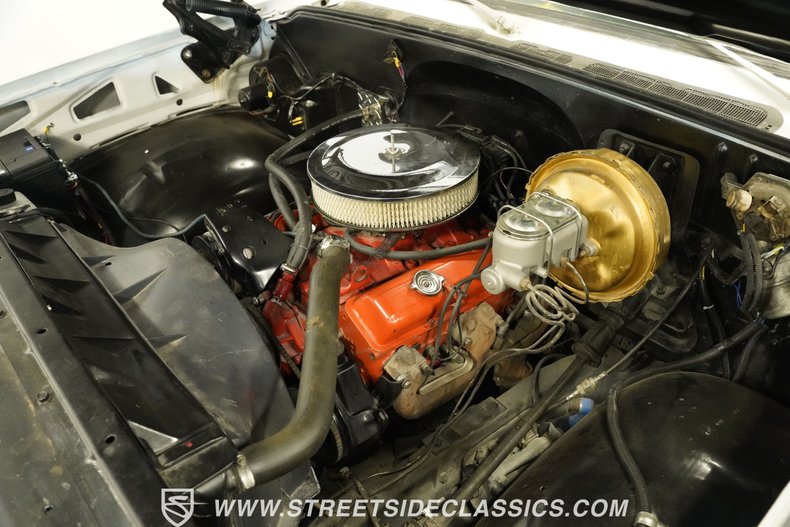 Chevrolet-C30-1973-White-Black-42