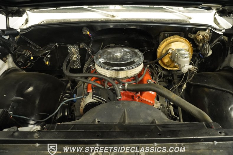 Chevrolet-C30-1973-White-Black-43