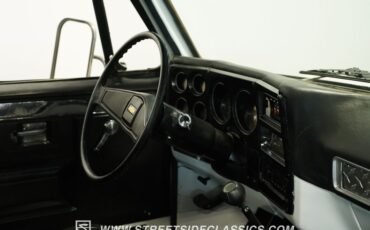 Chevrolet-C30-1973-White-Black-46