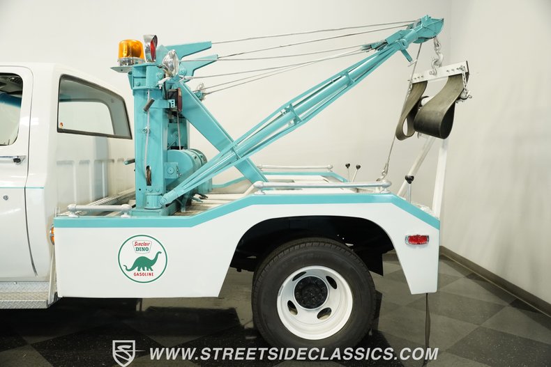 Chevrolet-C30-1973-White-Black-5