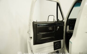 Chevrolet-C30-1973-White-Black-6