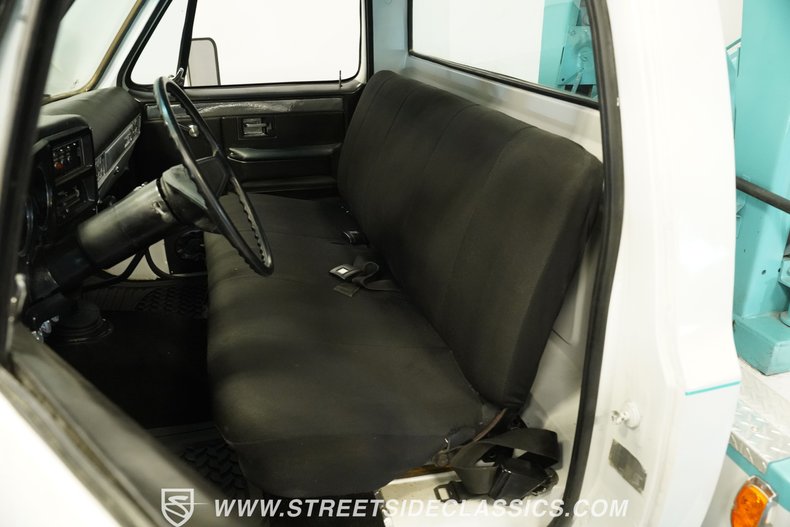 Chevrolet-C30-1973-White-Black-8