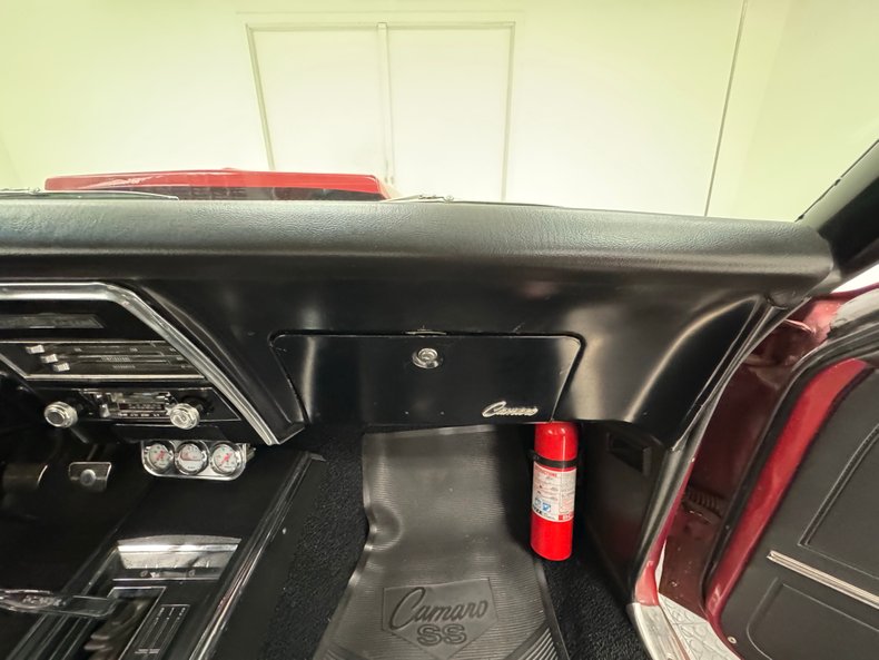 Chevrolet-Camaro-1967-Bolero-Red-Black-43