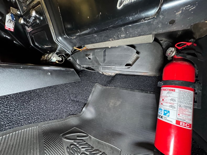 Chevrolet-Camaro-1967-Bolero-Red-Black-47