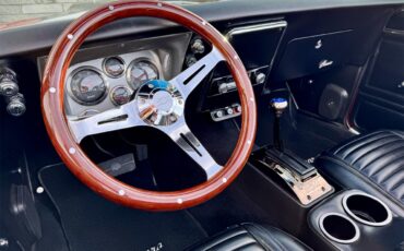 Chevrolet-Camaro-1967-Flame-Red-Black-2