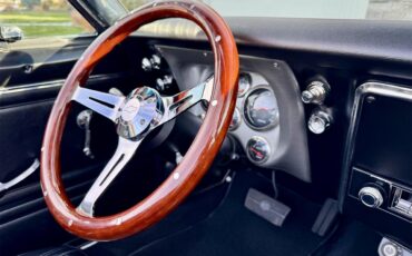 Chevrolet-Camaro-1967-Flame-Red-Black-4