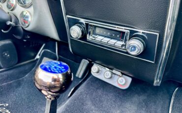 Chevrolet-Camaro-1967-Flame-Red-Black-6