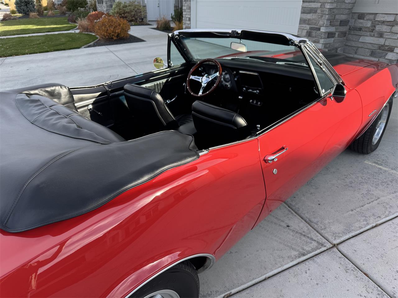 Chevrolet-Camaro-1967-Flame-Red-Black-7