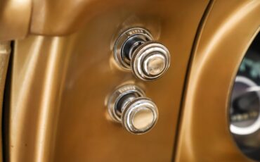 Chevrolet-Camaro-1967-Granada-Gold-Gold-28