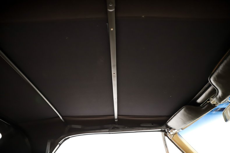 Chevrolet-Camaro-1967-Granada-Gold-Gold-3