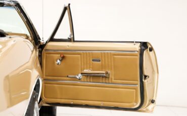 Chevrolet-Camaro-1967-Granada-Gold-Gold-36