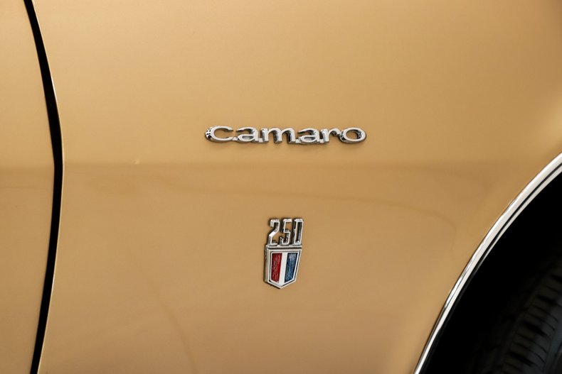 Chevrolet-Camaro-1967-Granada-Gold-Gold-43