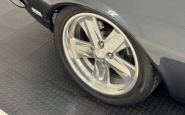 Chevrolet-Camaro-1968-Cyber-Gray-Metallic-Black-20