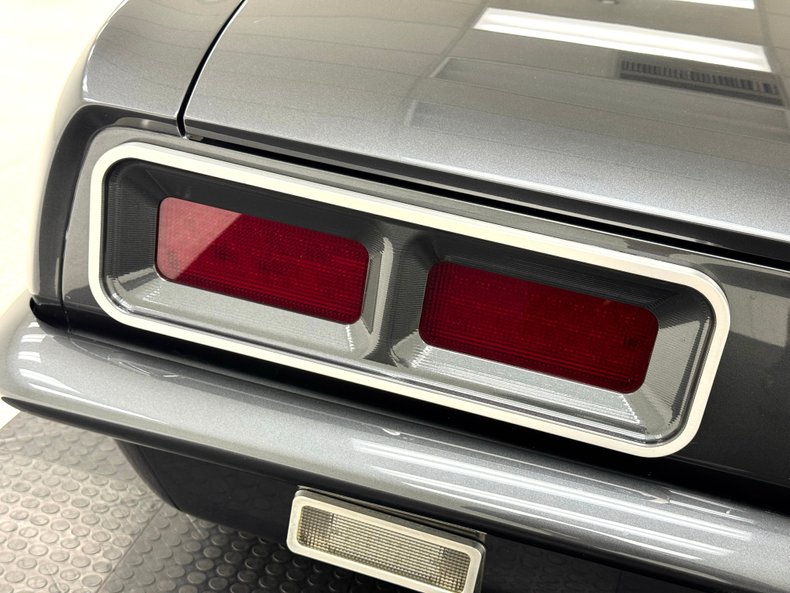 Chevrolet-Camaro-1968-Cyber-Gray-Metallic-Black-22