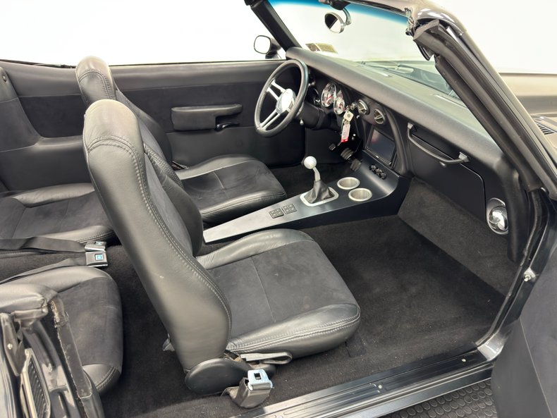 Chevrolet-Camaro-1968-Cyber-Gray-Metallic-Black-30