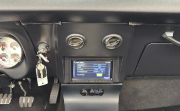 Chevrolet-Camaro-1968-Cyber-Gray-Metallic-Black-42