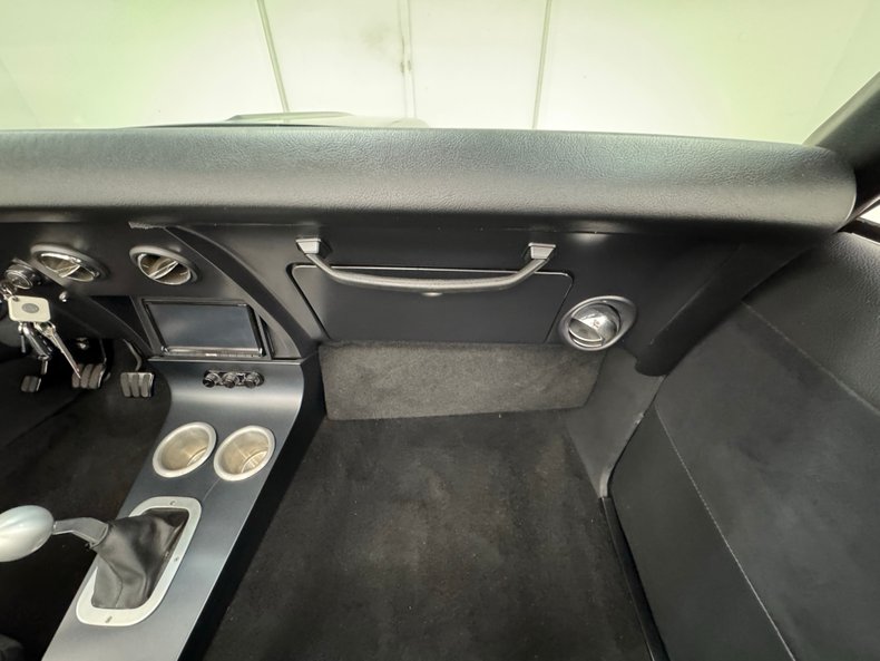 Chevrolet-Camaro-1968-Cyber-Gray-Metallic-Black-43