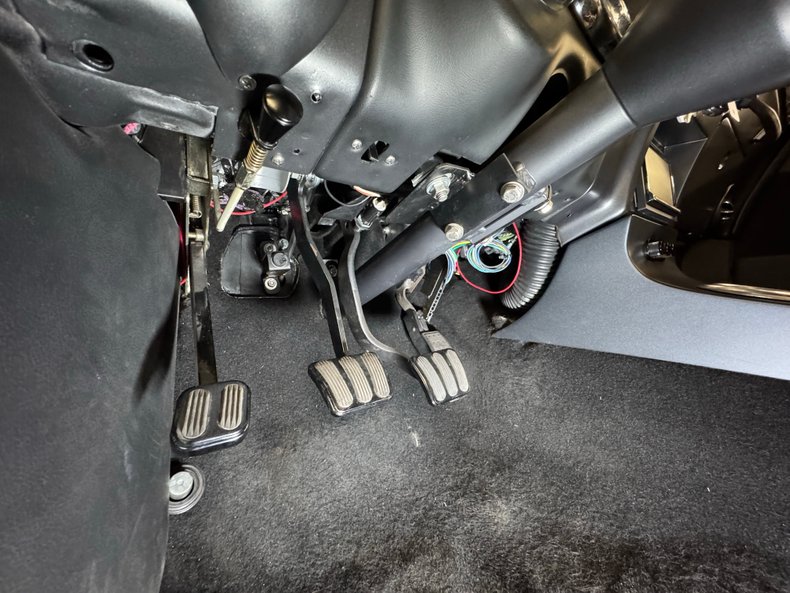 Chevrolet-Camaro-1968-Cyber-Gray-Metallic-Black-46