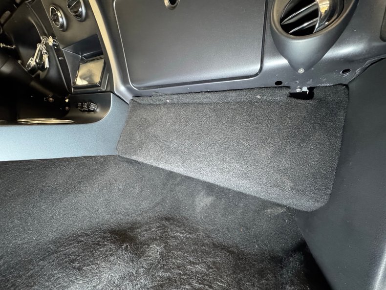 Chevrolet-Camaro-1968-Cyber-Gray-Metallic-Black-47