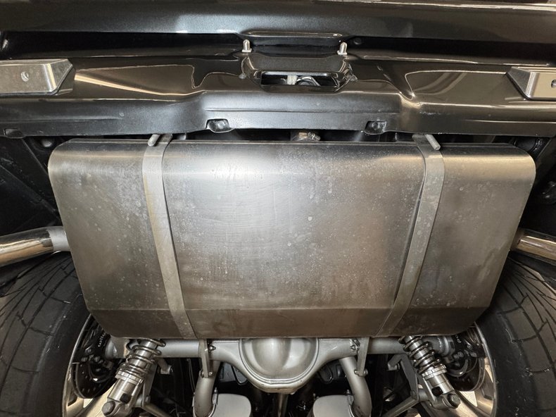 Chevrolet-Camaro-1968-Cyber-Gray-Metallic-Black-48