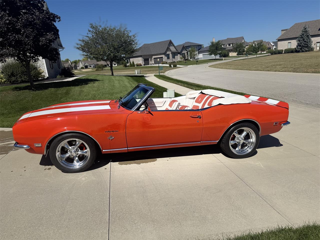 Chevrolet-Camaro-1968-Hugger-orange-Orangewhie-1