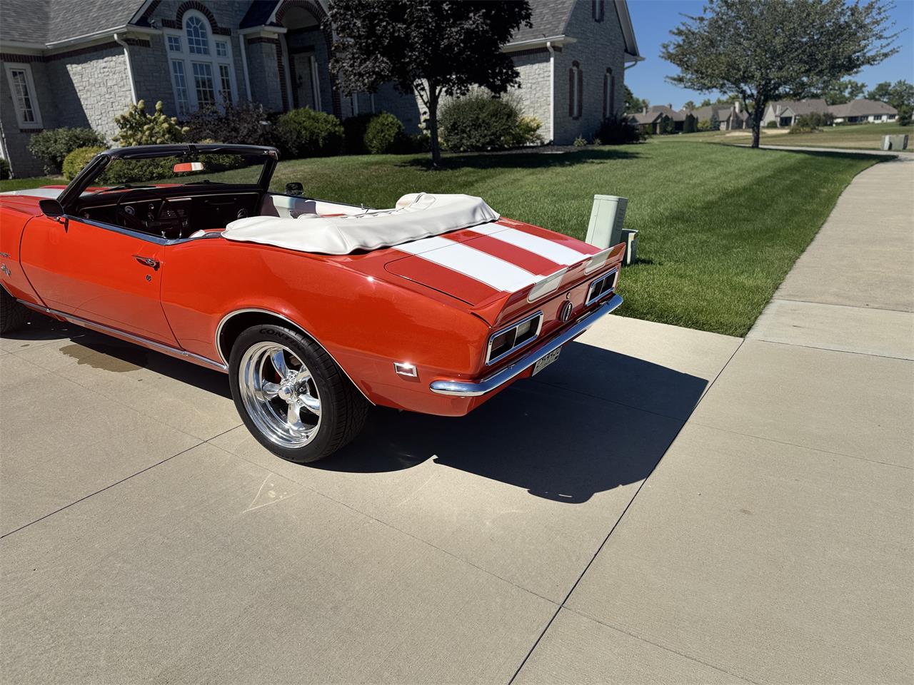 Chevrolet-Camaro-1968-Hugger-orange-Orangewhie-3