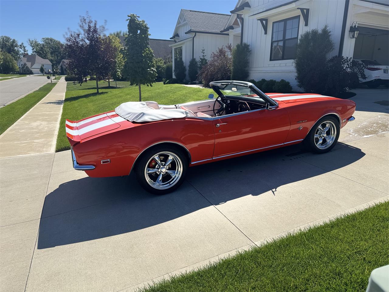 Chevrolet-Camaro-1968-Hugger-orange-Orangewhie-5