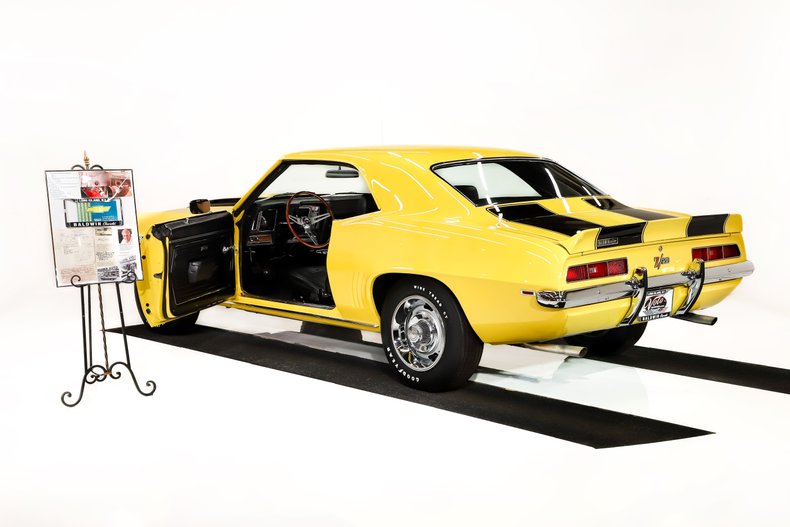 Chevrolet-Camaro-1969-Daytona-Yellow-Black-31