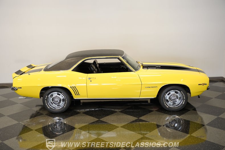 Chevrolet-Camaro-1969-Daytona-Yellow-Black-43