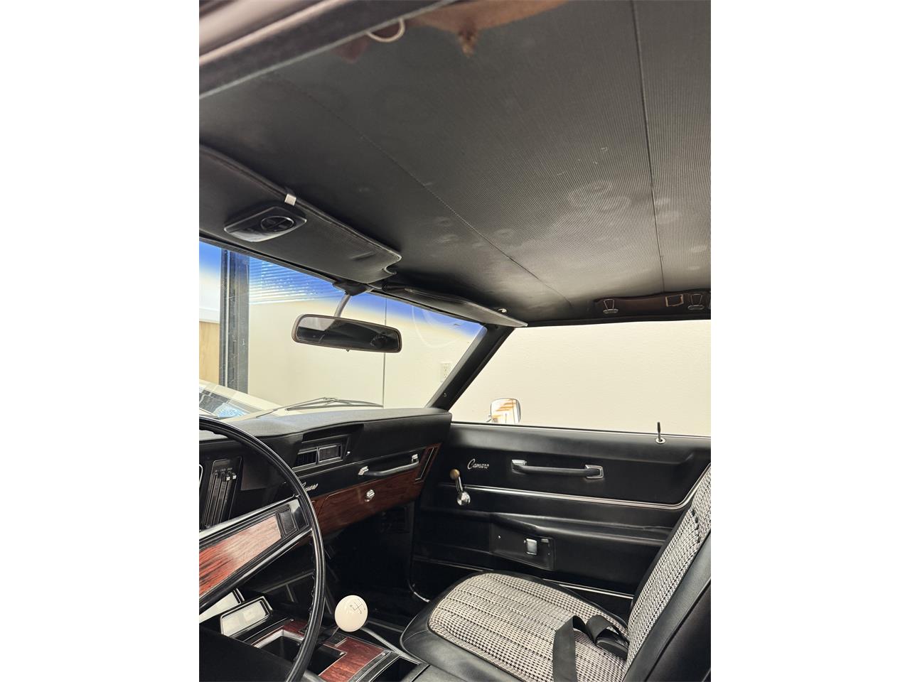 Chevrolet-Camaro-1969-White-Black-white-2