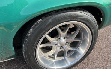 Chevrolet-Camaro-1971-Green-Black-13