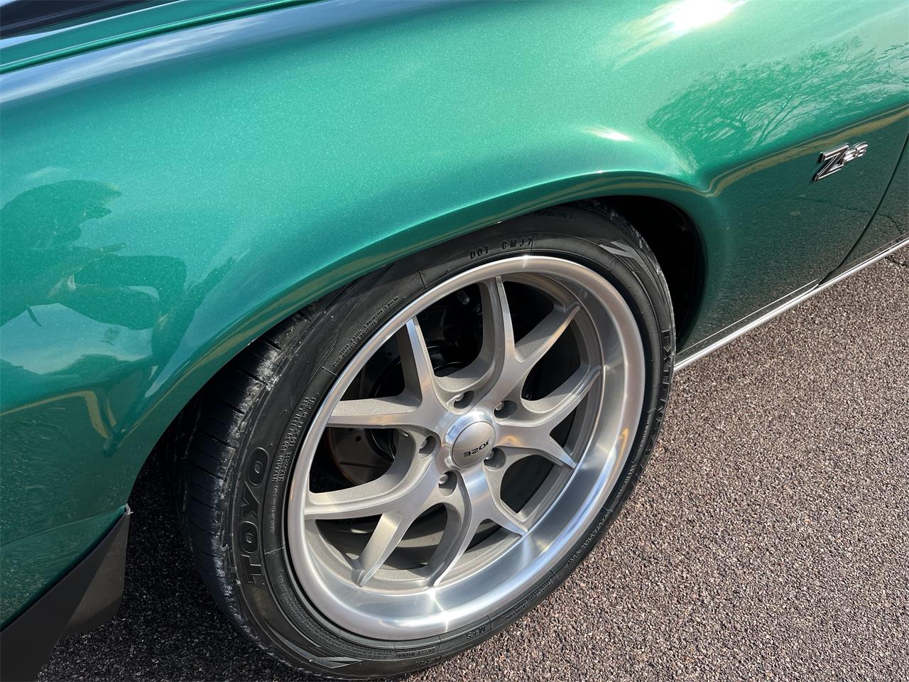 Chevrolet-Camaro-1971-Green-Black-2