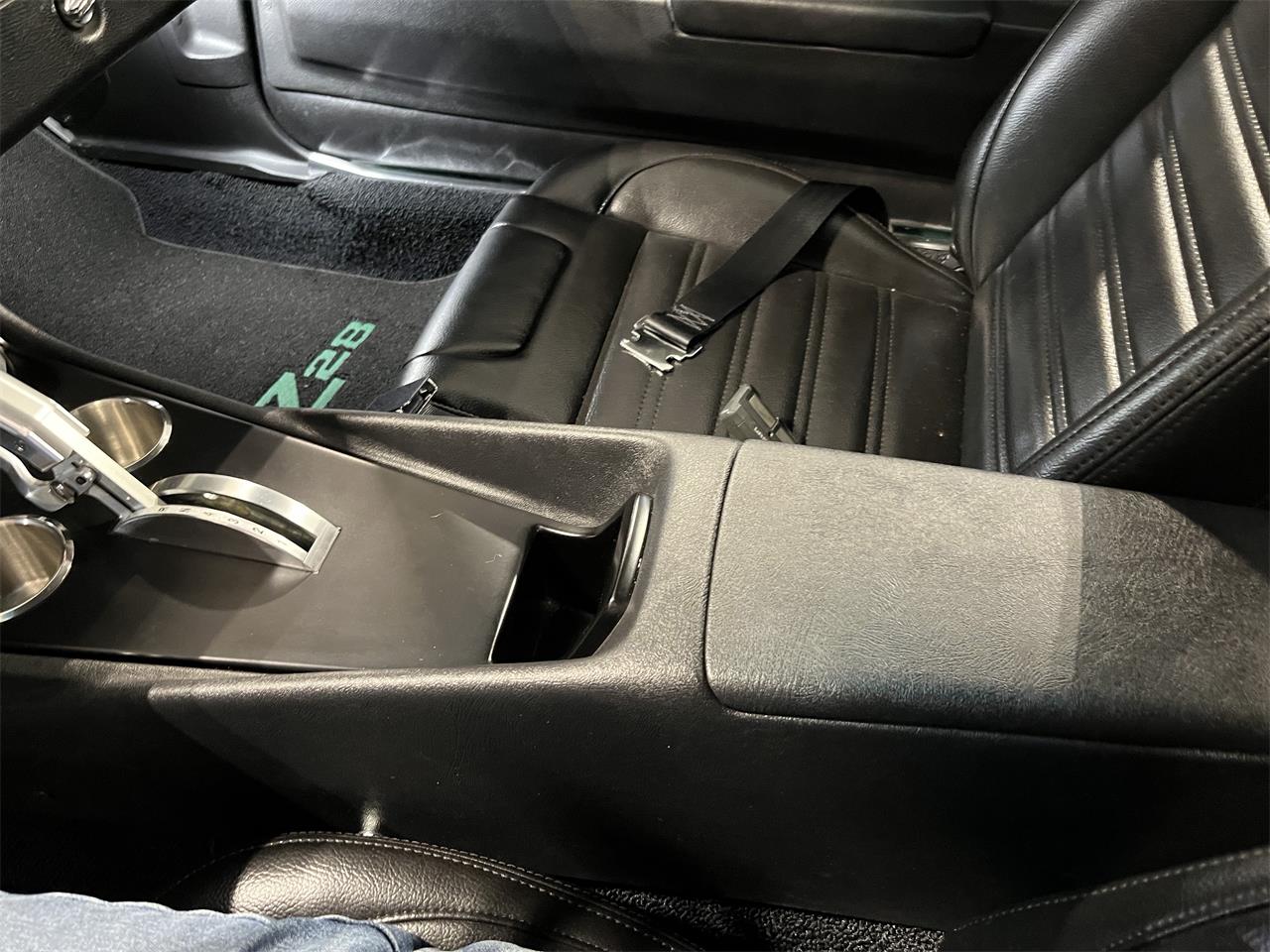 Chevrolet-Camaro-1971-Green-Black-40