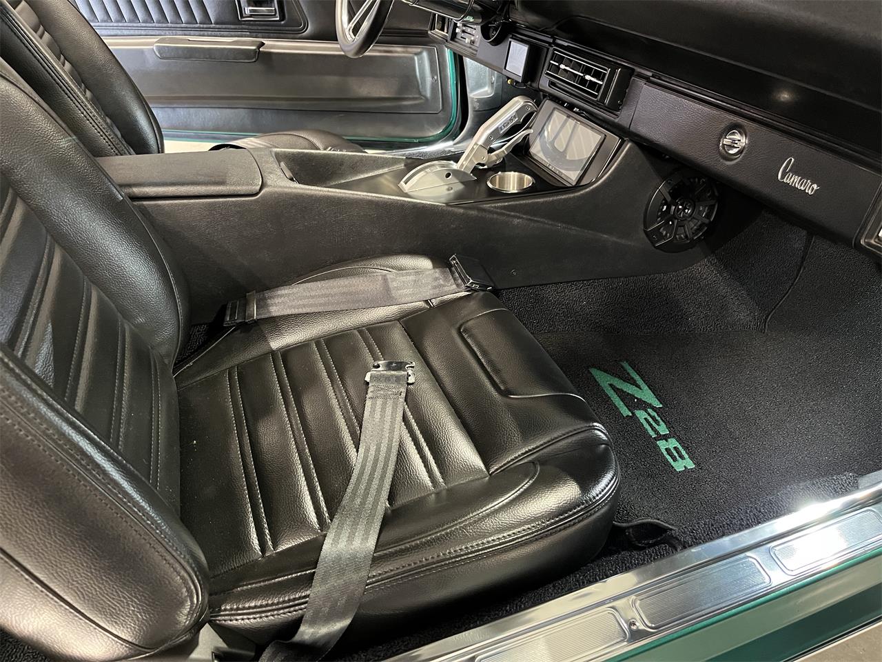 Chevrolet-Camaro-1971-Green-Black-45