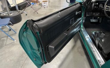 Chevrolet-Camaro-1971-Green-Black-52