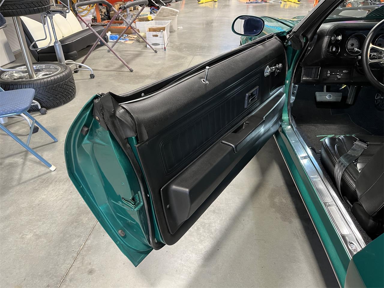 Chevrolet-Camaro-1971-Green-Black-52