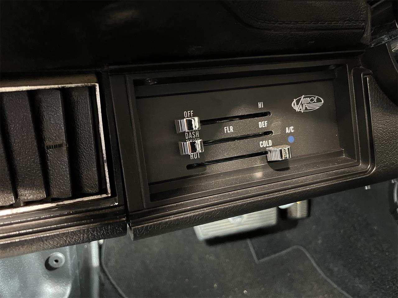 Chevrolet-Camaro-1971-Green-Black-54