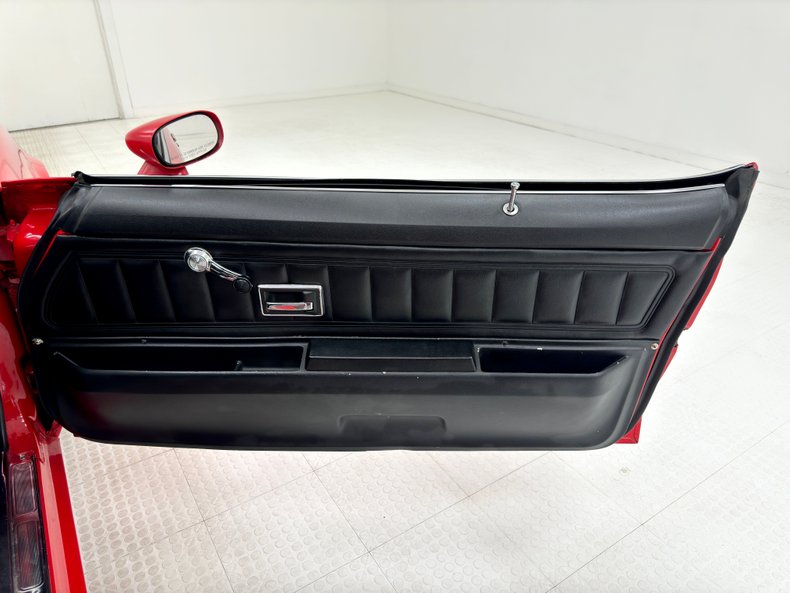 Chevrolet-Camaro-1973-Rally-Red-Black-40