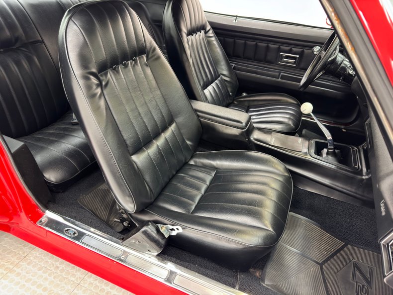 Chevrolet-Camaro-1973-Rally-Red-Black-44