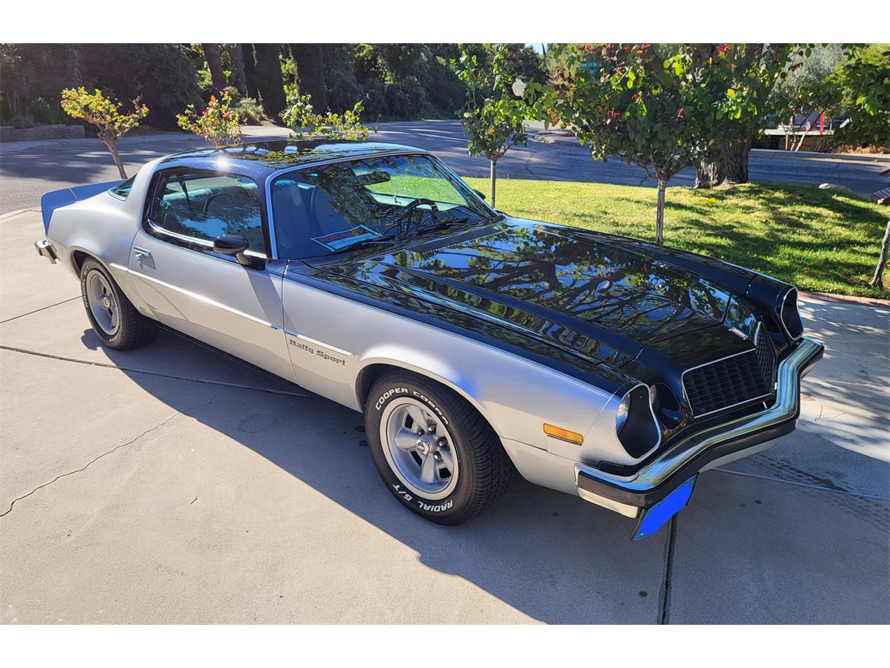 Chevrolet-Camaro-1975-BlackSilver-BlackLight-Grey-3