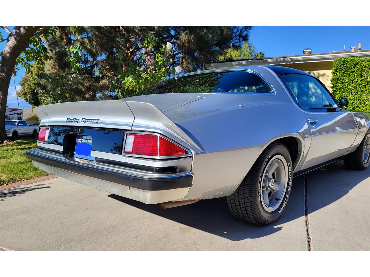 Chevrolet-Camaro-1975-BlackSilver-BlackLight-Grey-5