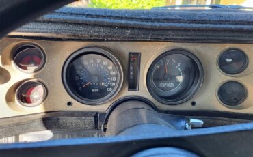 Chevrolet-Camaro-1975-BlackSilver-BlackLight-Grey-9